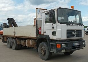 MAN 26.402 flatbed truck