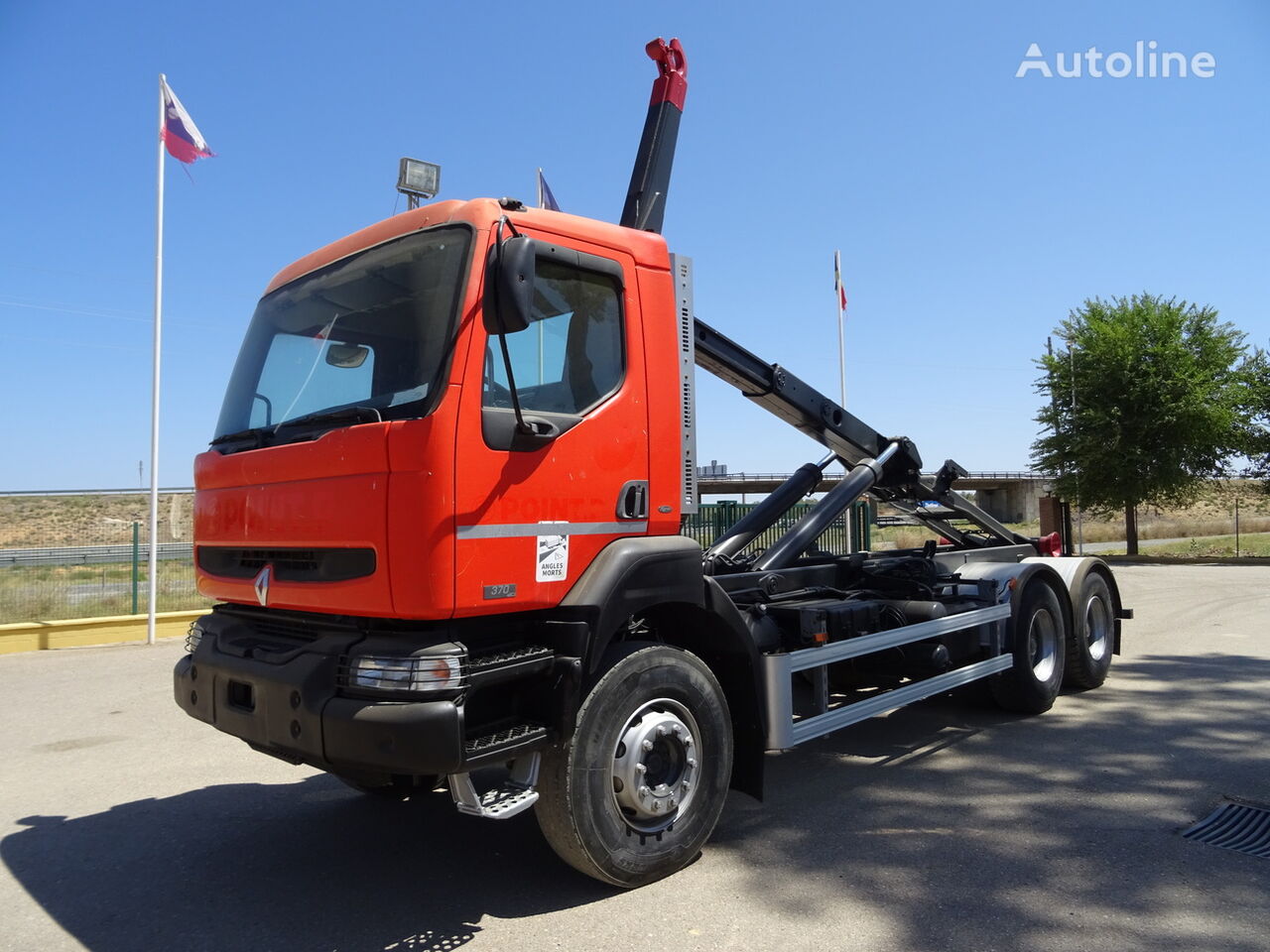 Renault KERAX 370 hook lift truck