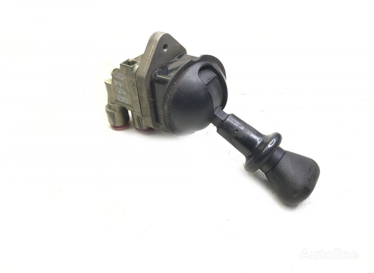 Knorr-Bremse XF105 (01.05-) DPM90DSX K017050 hand brake valve for DAF XF95, XF105 (2001-2014) truck tractor
