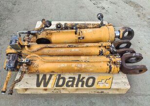 Liebherr L580 hydraulic cylinder