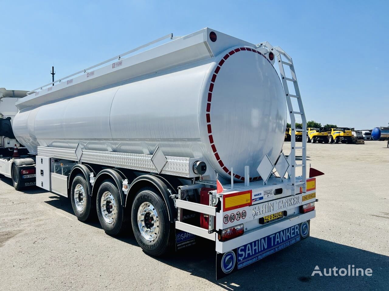 new SAHIN SAF ALYuMINIYeVIY  BENZOVOZ NIZhNIY NALIV NA SKLADI V UKRAYiNI fuel tank semi-trailer