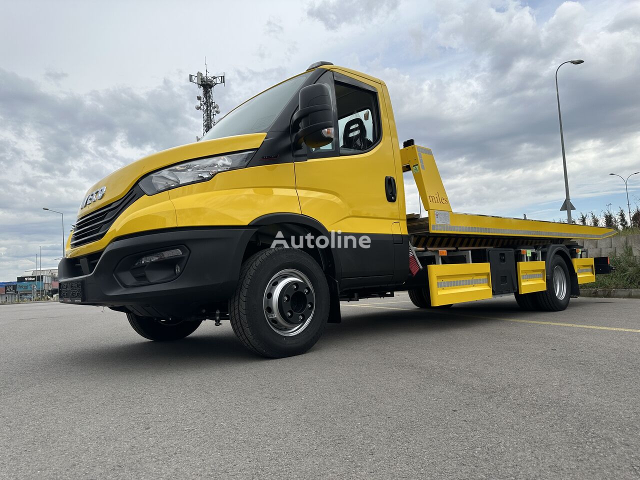 new IVECO Daily 70C18H/P mit Schiebeplateau aus Stahl tow truck