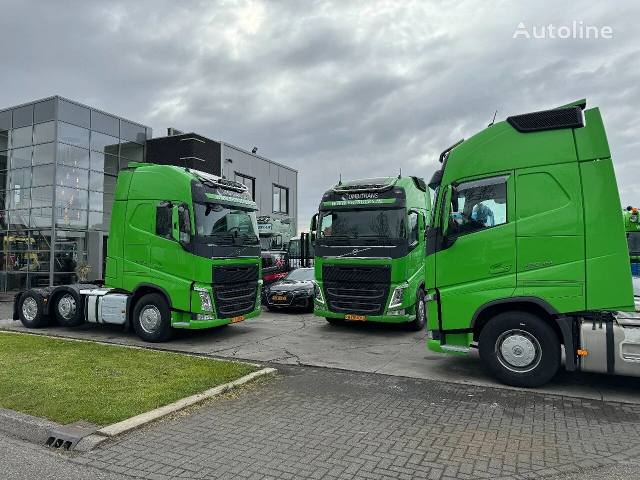 Volvo FH 460 6X2 EURO 6 + STEERING AXLE + HYDRAULICS truck tractor